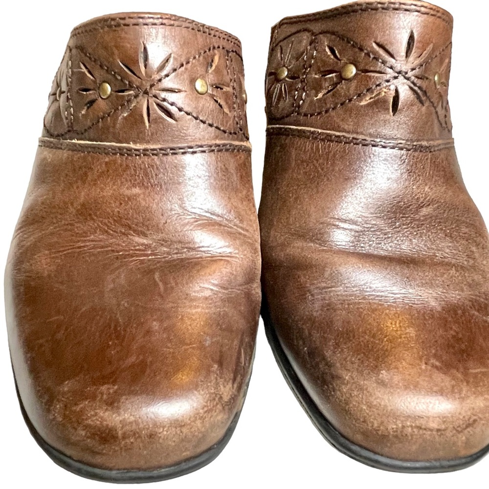 Clarks Leather Bendables Heeled Mules w/Flower detailing Brown Size 7M
